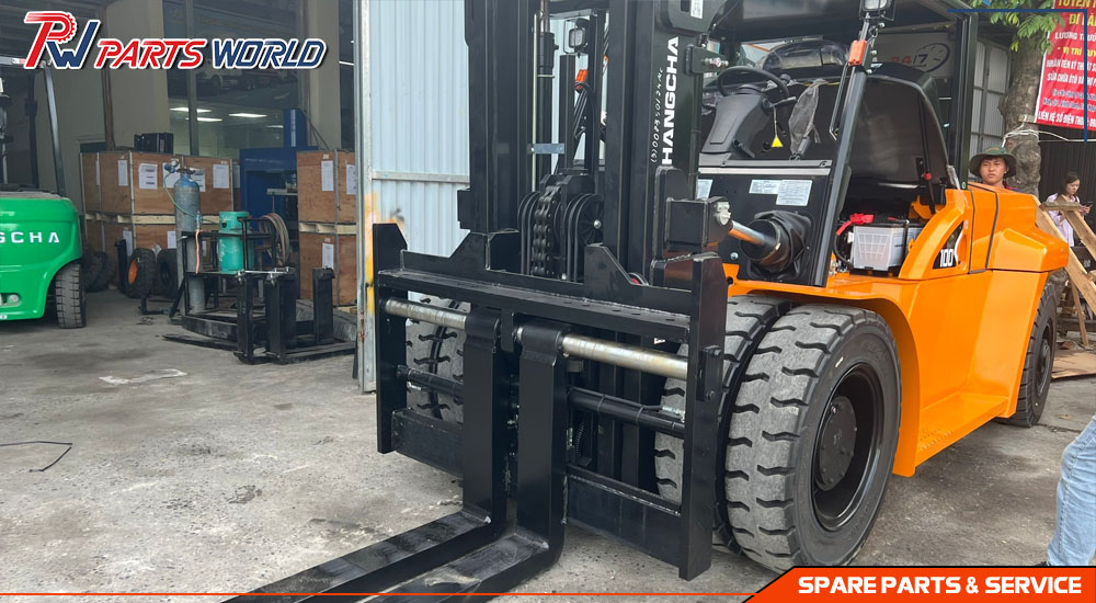 Xe nâng chui container 10 tấn
