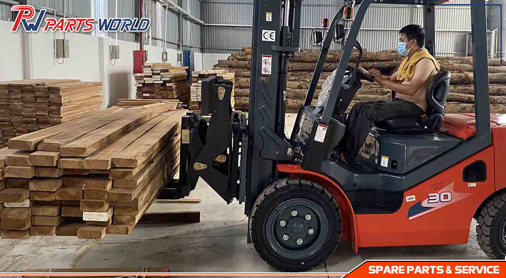 Xe nâng gỗ 3 tấn