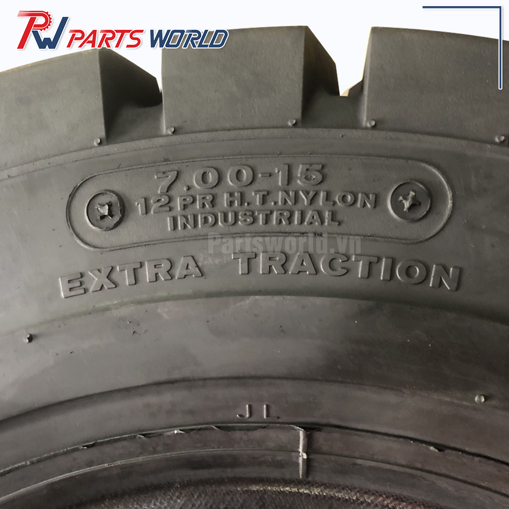 Lốp Bridgestone 700-15 4 Lốp Bridgestone 700 15